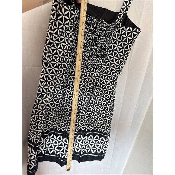 Karin Steven’s Size 16 Printed Dress - Picture 3 of 7